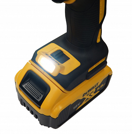 Аккумуляторный гайковерт DCF899P2 DeWalt ударный в Автопром
